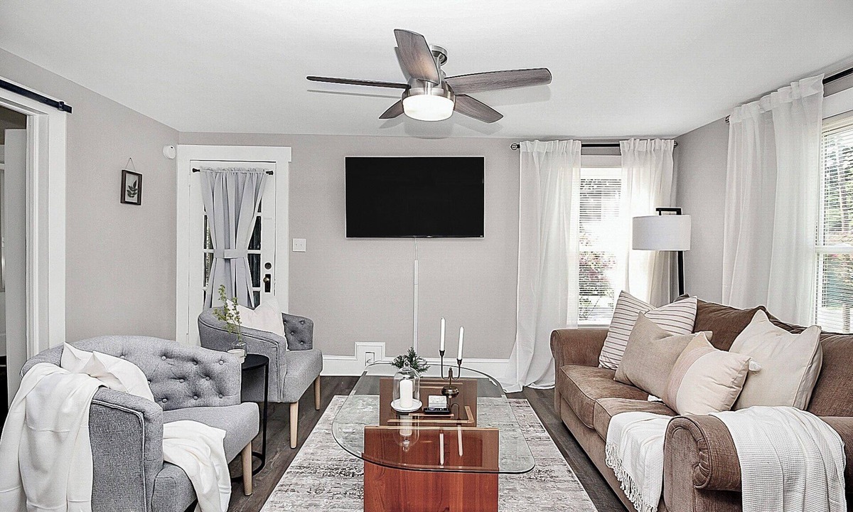 Kannapolis House | The Charming Cottage in Kannapolis! ✨