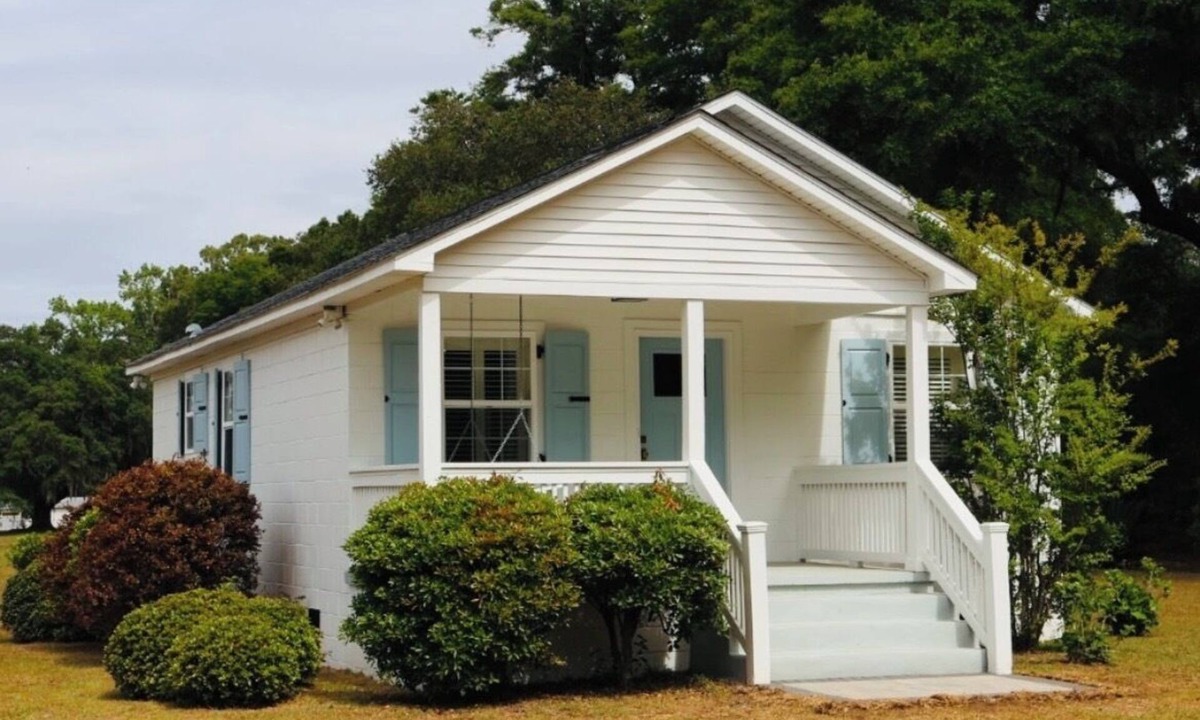 Johns Island Cottage | The Coastal Cottage; near golf, marina, dining and shopping