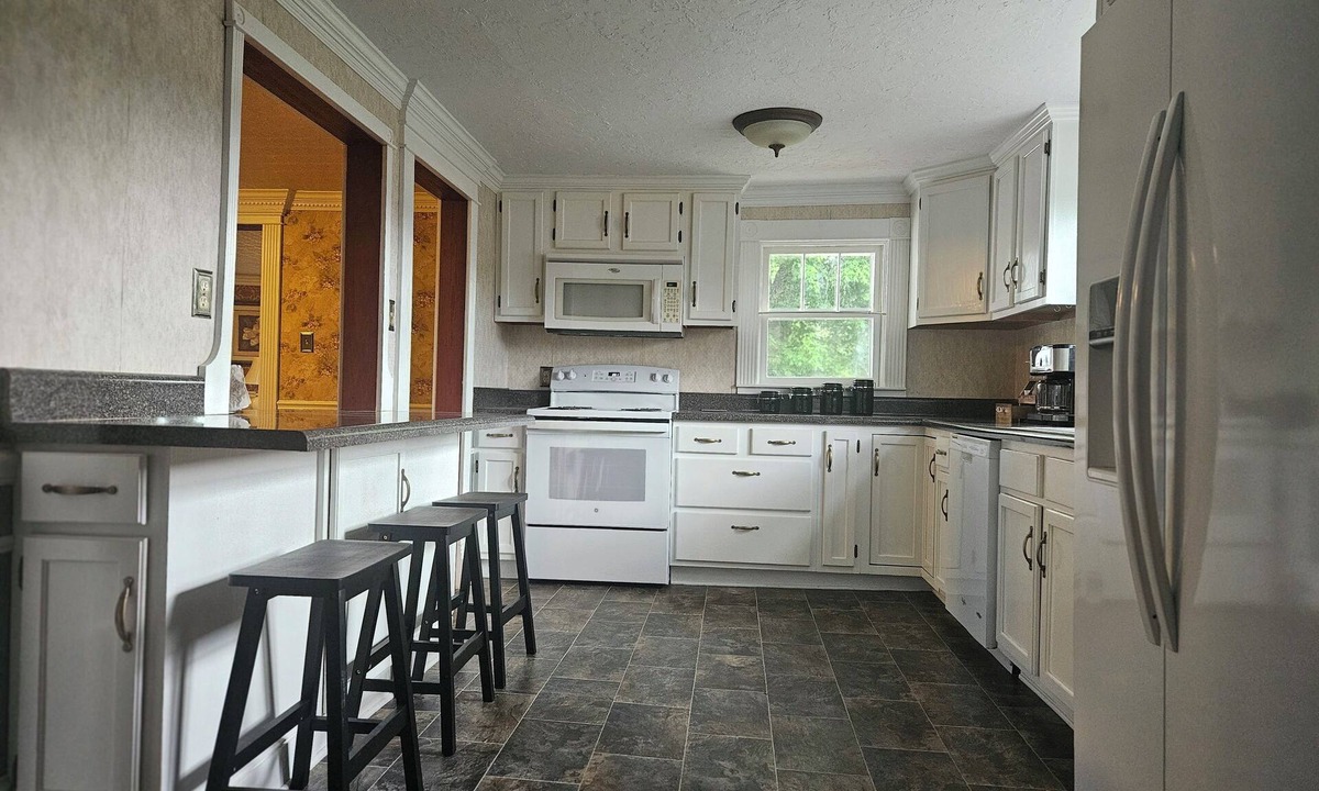 Quebeck House | The Cozy Cardinal