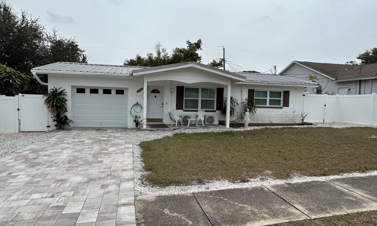 Palm Harbor House | The Cozy Getaway spared by hurricanes.