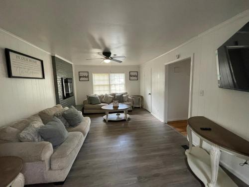 Decatur House | The Cozy Getaway
