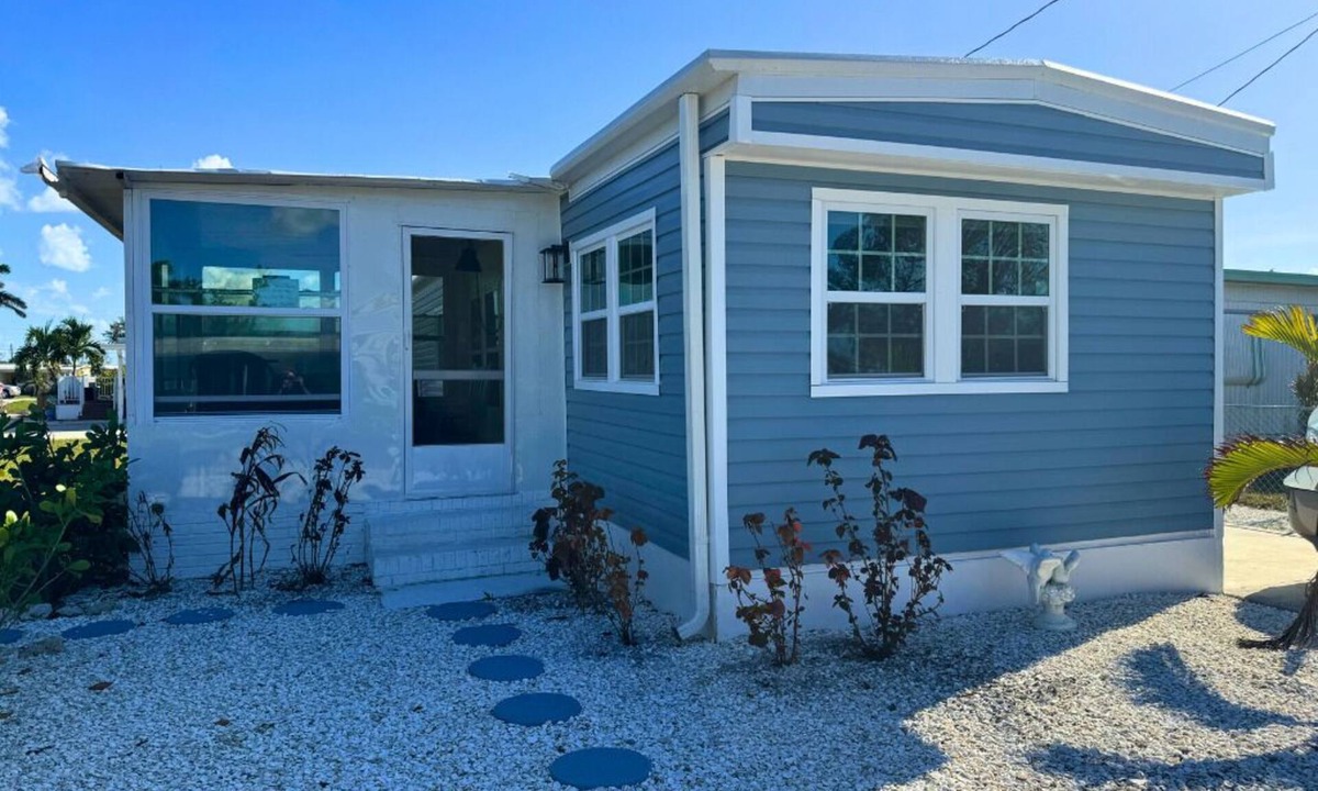 Flamingo Bay House | The Crab Shack - Cozy Comfort in Flamingo Bay - 2Bed/1Bath