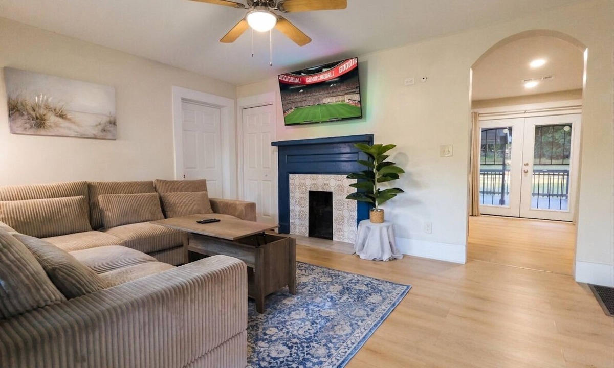 Lithonia House | The Crestwood - 3BR/2BA Ranch Home - 25 Min to Atlanta - WIFI - Sleeps 6