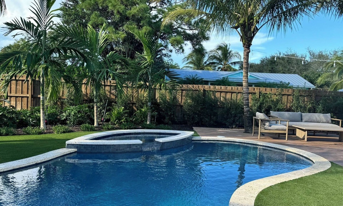 Tequesta House | The Crew House - Welcome to your new favorite getaway in Jupiter, Florida!