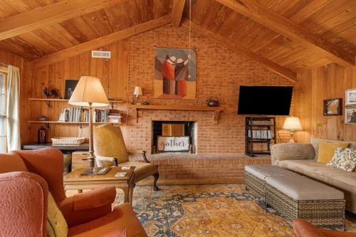 Canton Apartment | The Crows Nest - Apartment in Asheville near the Smoky Mountains!