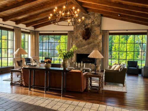 Dillard Hotel | The Dillard House