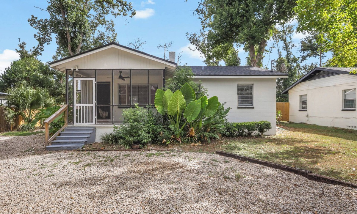 Tallahassee House | The Doll House - Cozy 3 Bedroom Home Steps to FSU
