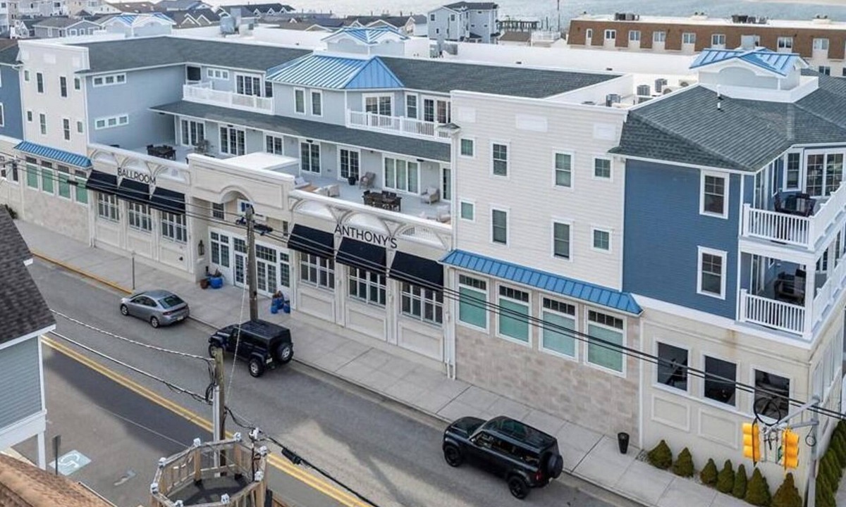 Townsend's Inlet Condo | The Dunes. Come for a Night or Stay for a Week