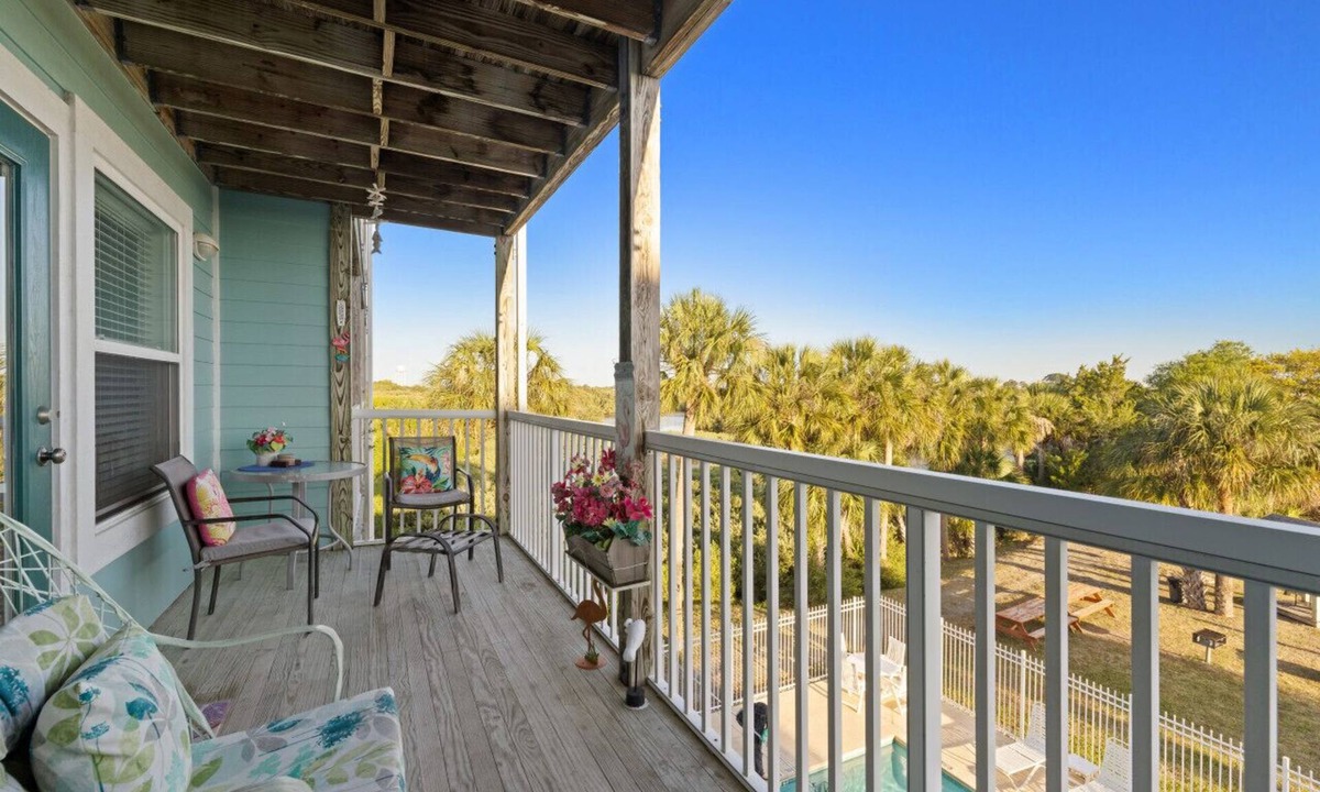 Cedar Key Condo | The Egret Condo: B202 is a vacation rental condo with a waterfront bayside view, a pool & more.