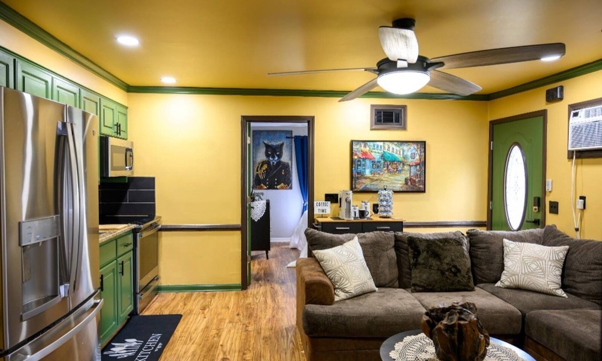 West Columbia Apartment | The Emerald Den Oasis 2BR near Ft Jackson & USC Pet Friendly Hidden Gem