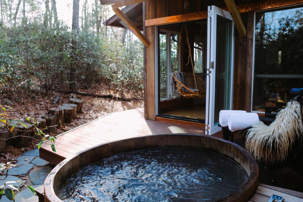 Fairview Apartment | The Forest Bathhouse - Sauna, Soak, & Luxury