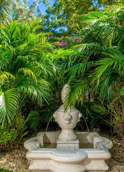 South Pointe Apartment | The Fountain 203 - One Bedroom Condominium