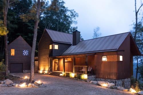 Banner Elk House | The Four One Two Lodge at Eagles Nest