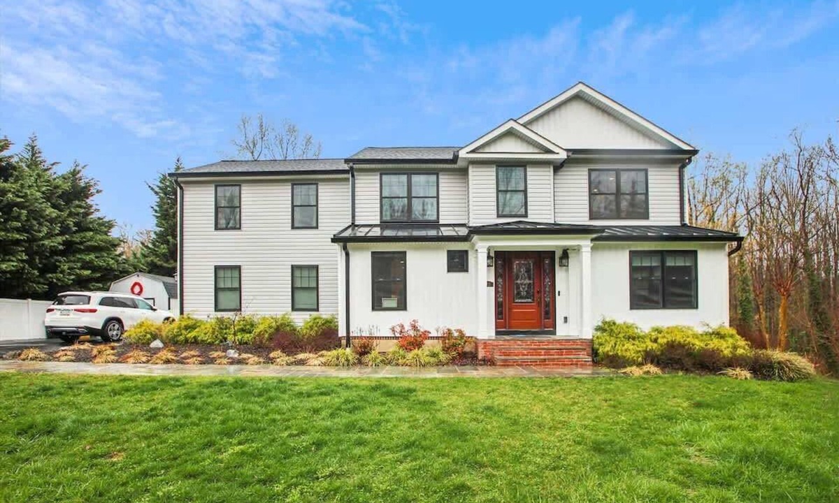 Annapolis House | The General's House-Spacious Home w/Pool & Hot Tub