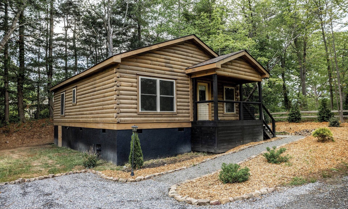 Black Mountain Cabin | The Gertie Cabin w/Hot Tub at Halfback Hollar Farm