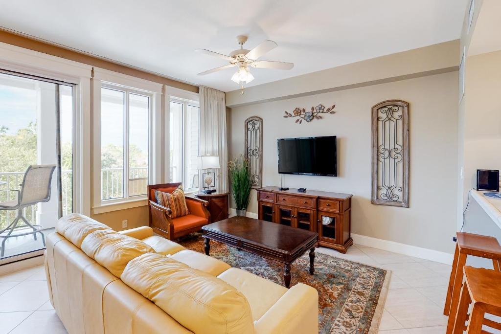 Baytowne Wharf Apartment | The Grand #2424
