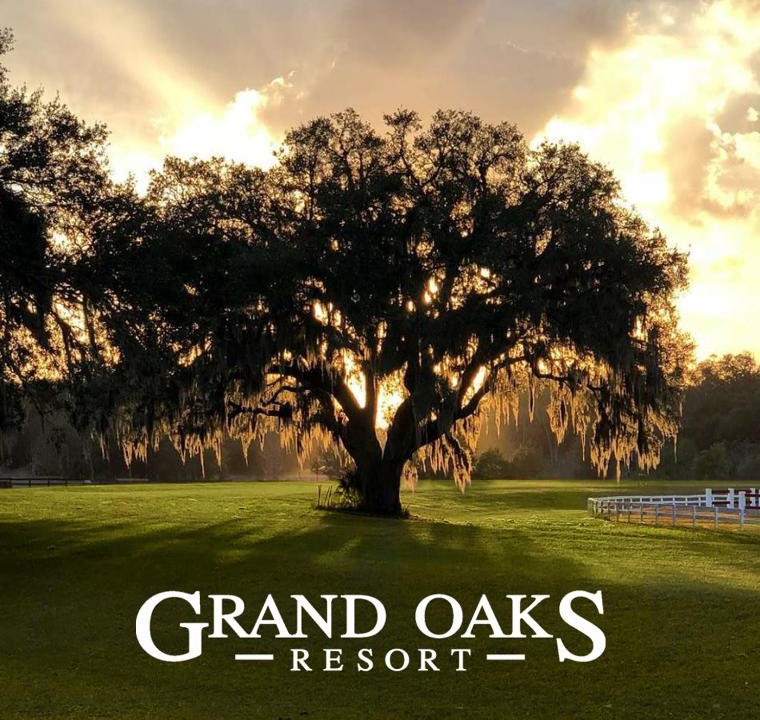 Lady Lake Resort | The Grand Oaks Resort