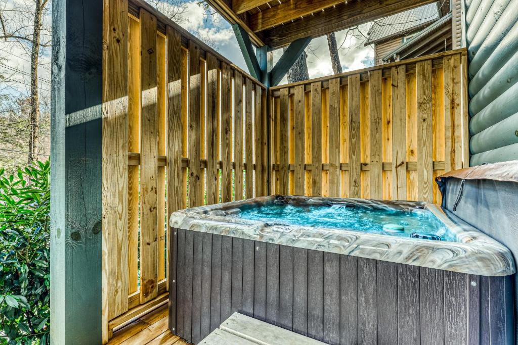 Gatlinburg House | The Great Dogwood Manor