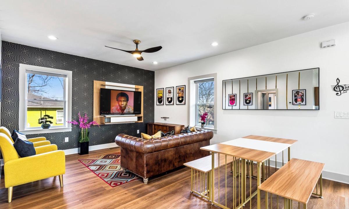 Pittsburgh House | The Groove House: Stylish Atlanta Escape