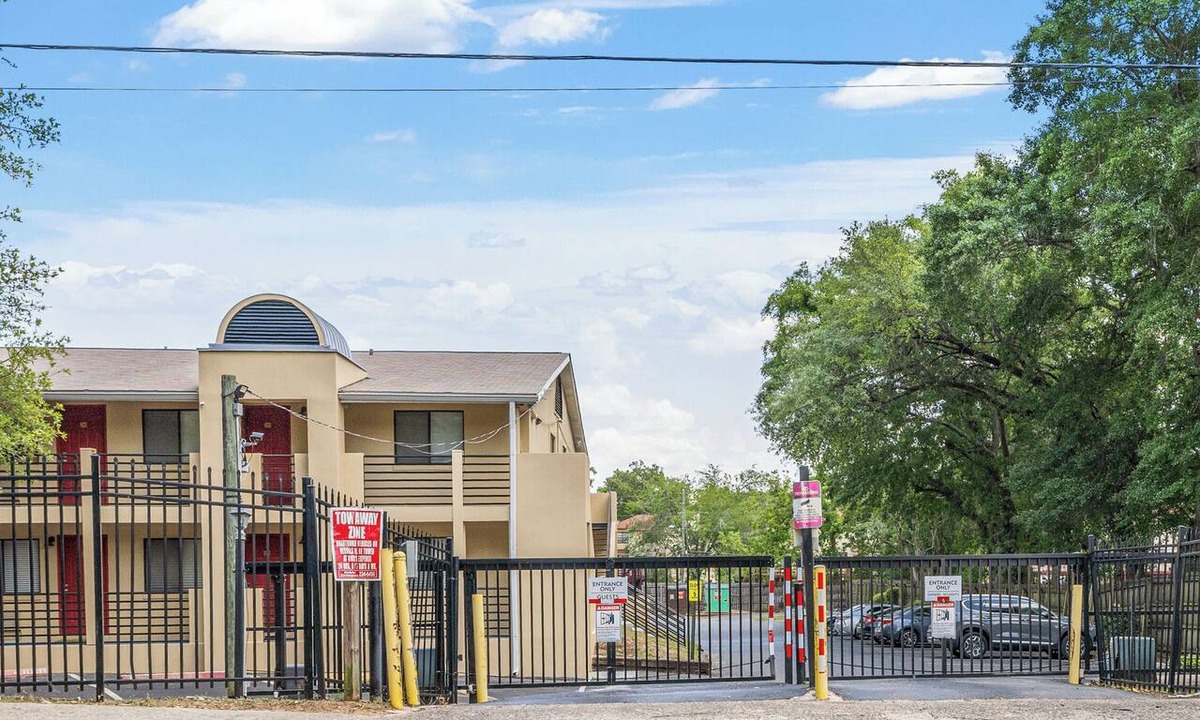 Tallahassee Apartment | The Hayden- 1 bedroom near FSU Stadium
