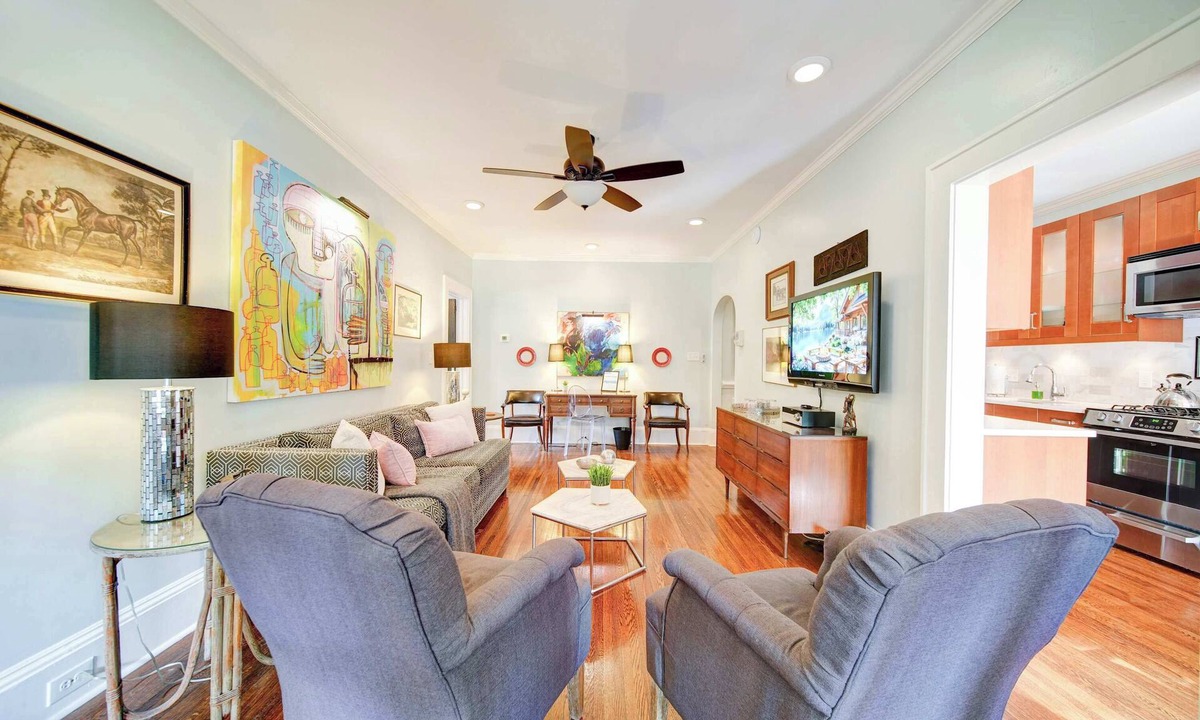 Cherry Condo | The Home Collection: Myers Park 2BR w/Screened Porch