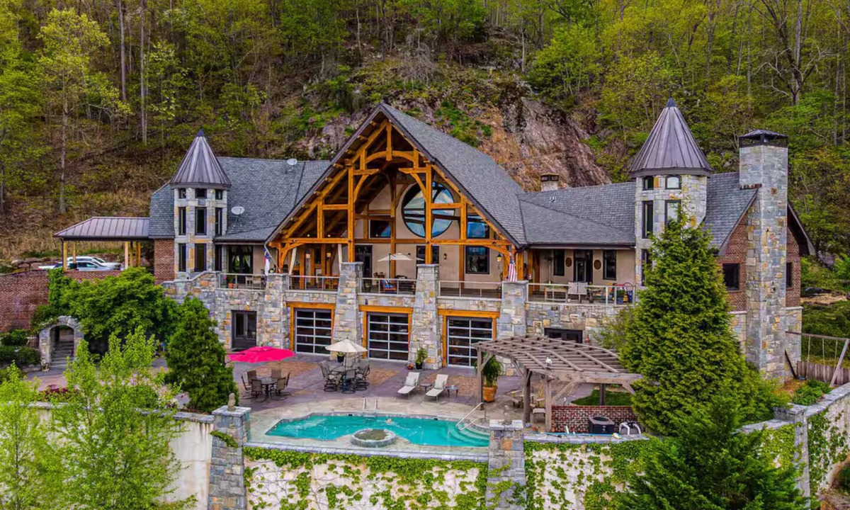 Franklin Cabin | The Legacy Lodge - The Ultimate Mountain Castle!