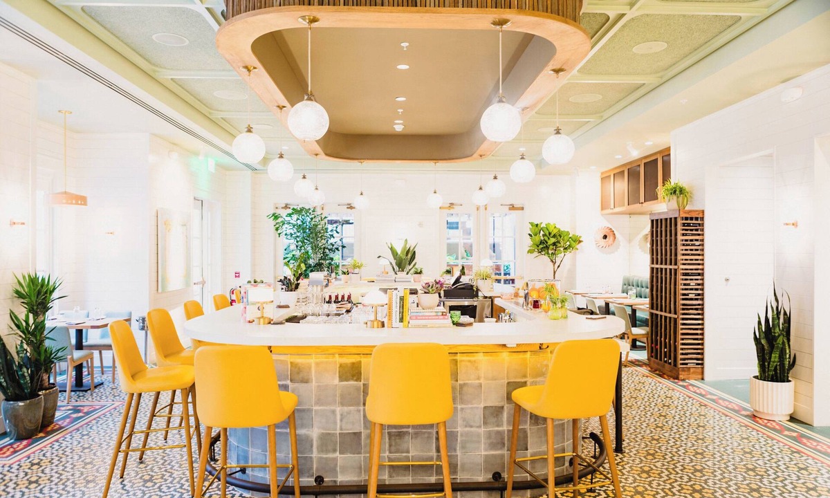 Charleston Historic District Hotel | The Lindy Renaissance Charleston Hotel