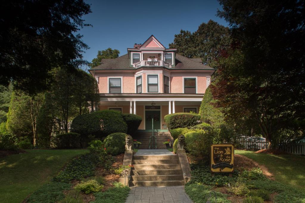 Historic Montford Bed & Breakfast | The Lion and the Rose Bed and Breakfast