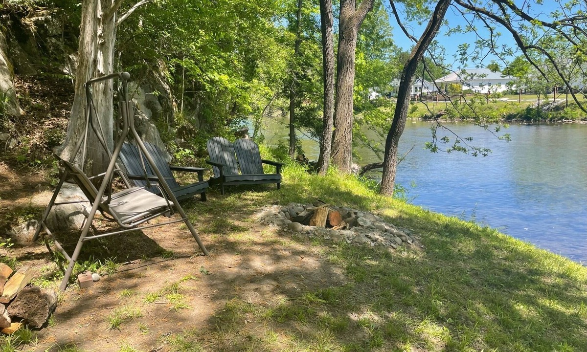 Townsend House | The Little River Farmhouse – Your Smoky Mountain Riverside Retreat