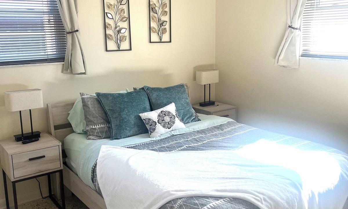 Southside Apartment | The Lovely La Petite 2-bedroom Duplex with AC, WiFi in Wonderful Jacksonville