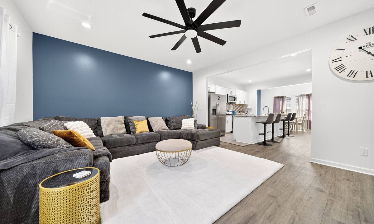 Antioch House | The Nashville Bluebird Getaway- 3br 2.5 bath