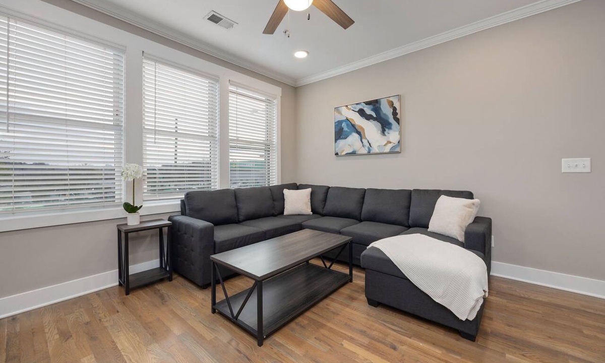 The Nations Apartment | The Nations | Modern 2BR | Parking | Sleeps 6