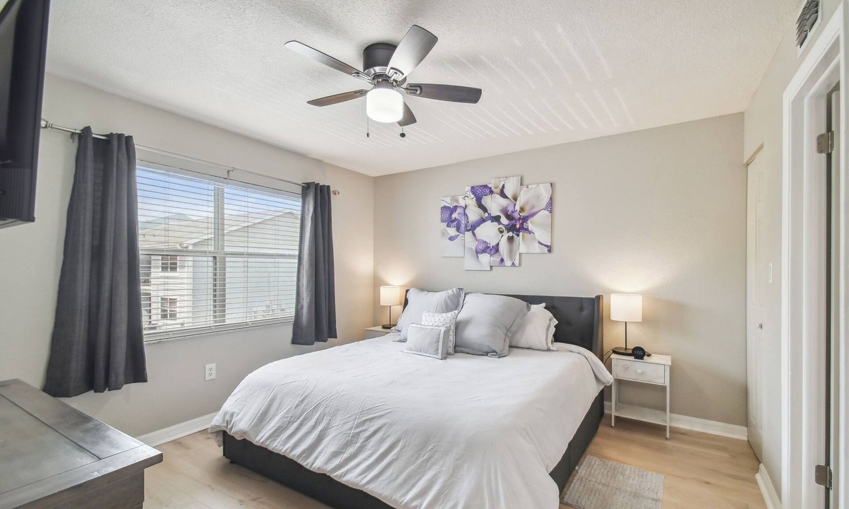 Temple Terrace Condo | The Orchid by DNY Prime minutes to Busch Gardens and USF