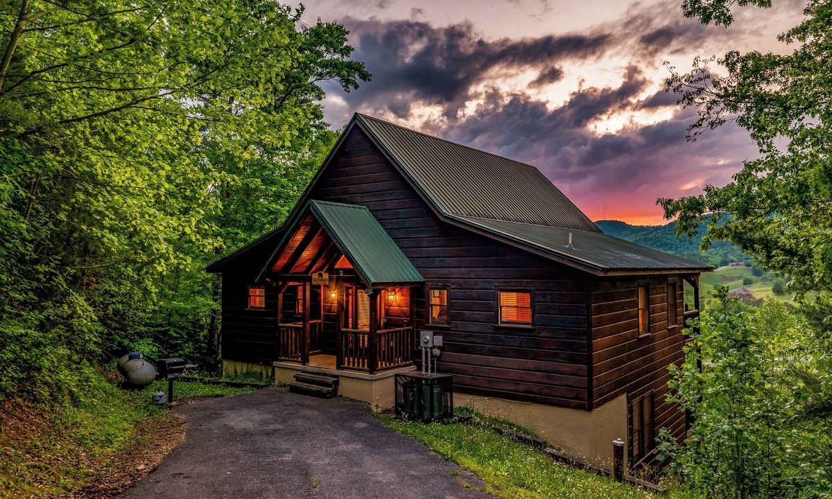 Caton Cabin | The Overlook - Hot Tub, Game Room, Mountain Views!