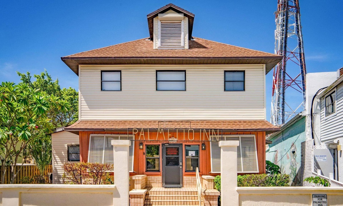 Downtown Boca Grande Historic District House | The Palmetto Inn - Tarpon - 2 Bedroom Queen Suite