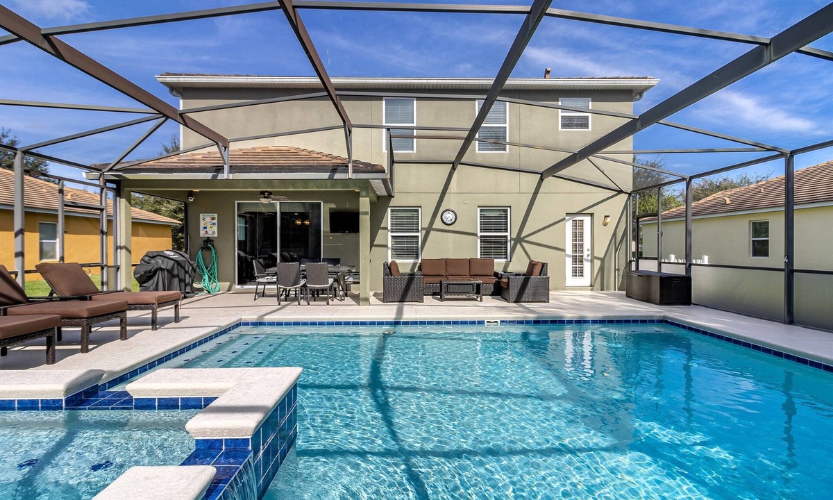 Calabria Villa | The Pool House-HUGE South Pool-Conservation View!