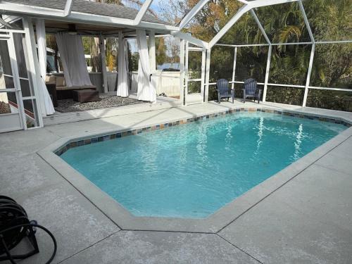 Cypress Gardens House | The Poolside Escape