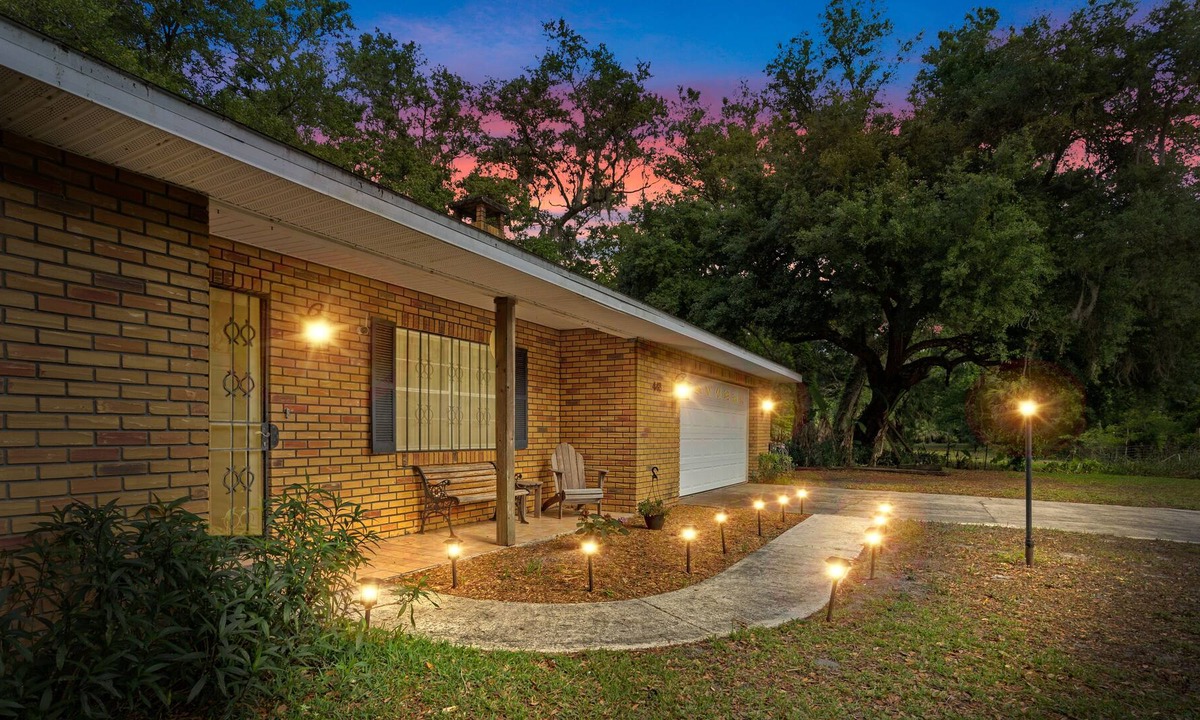 Inverness House | The Quiet Oaks Retreat