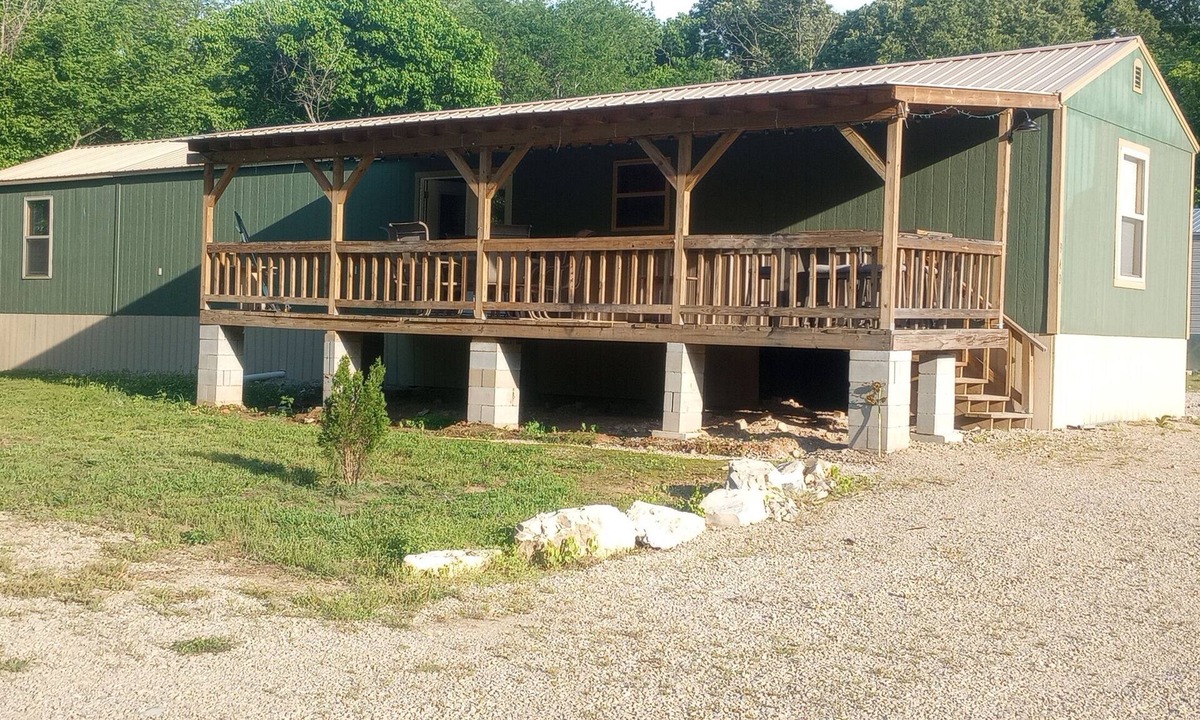 Mammoth Spring House | The River Cabin, At Saddler Falls on Spring River with AC. Sleeps 12+