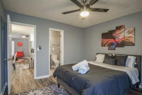 Conyers House | The Rosewood Townhouse - 10 mins to horse park!