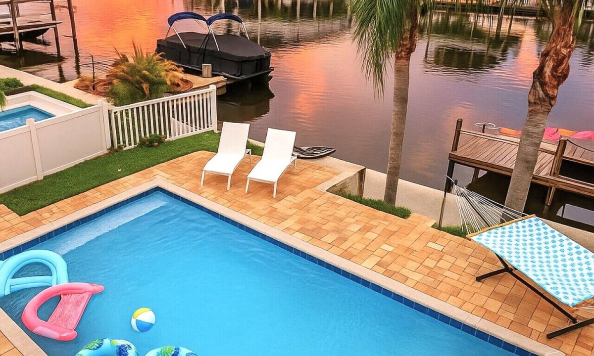 Spring Hill House | The Salty Mangrove | Dockside Retreat w/Pool & Kayaks