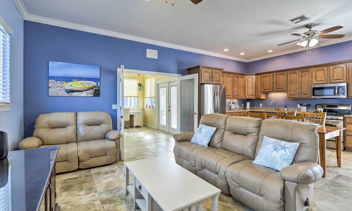 Titusville House | 'The Shell House' in Titusville: Pool, Golf Access