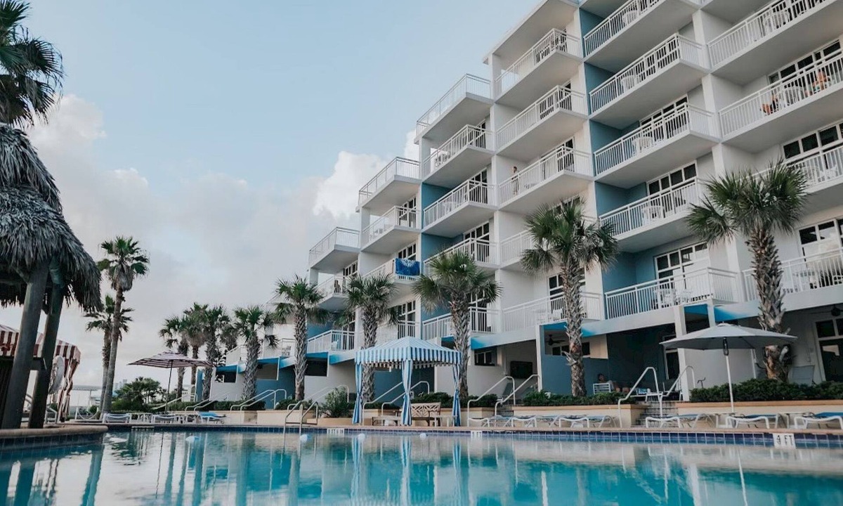 Daytona Beach Shores Hotel | The Shores | Seafront Double Balc | S’mores kit, beach yoga | 2 Units