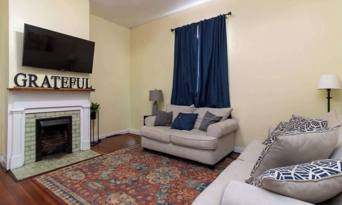 Columbus Apartment | The Sunny Southern Manse Front Unit Walk Downtown