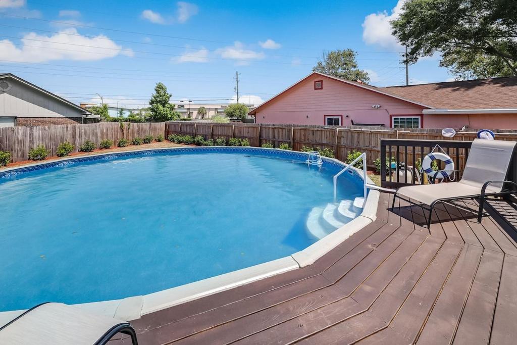 Westside House | The Vibe Retreat Pool Hot Tub Gameroom Firepit