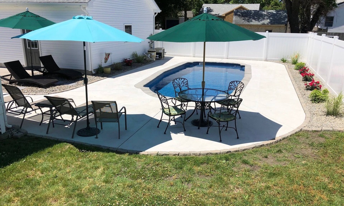 North Cape May House | The Villa By the Bay POOL Private Heated Pool & Hot Tub!