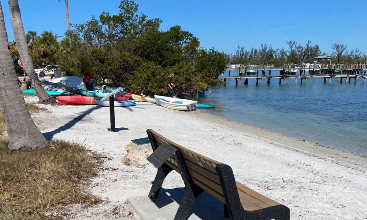 Longbeach Village House | The Village Bungalow of Long Beach in Longboat Key