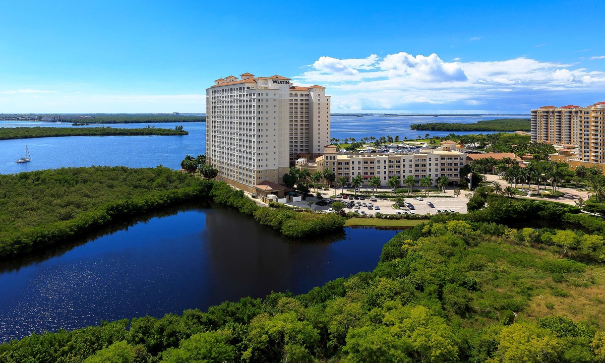 Pelican Hotel | The Westin Cape Coral Resort at Marina Village