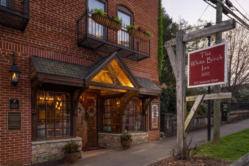 Clayton Hotel | The White Birch Inn