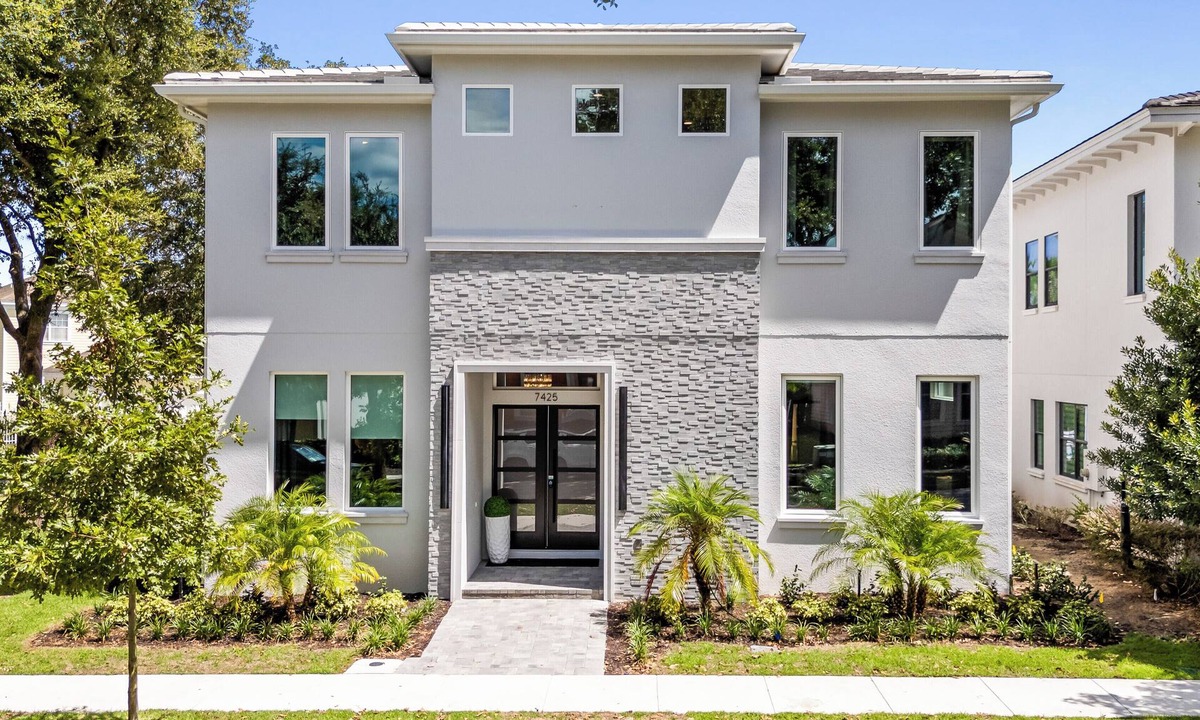Reunion House | Themed Games Room | Theater Room | Themed Kids Bedroom | Private Pool